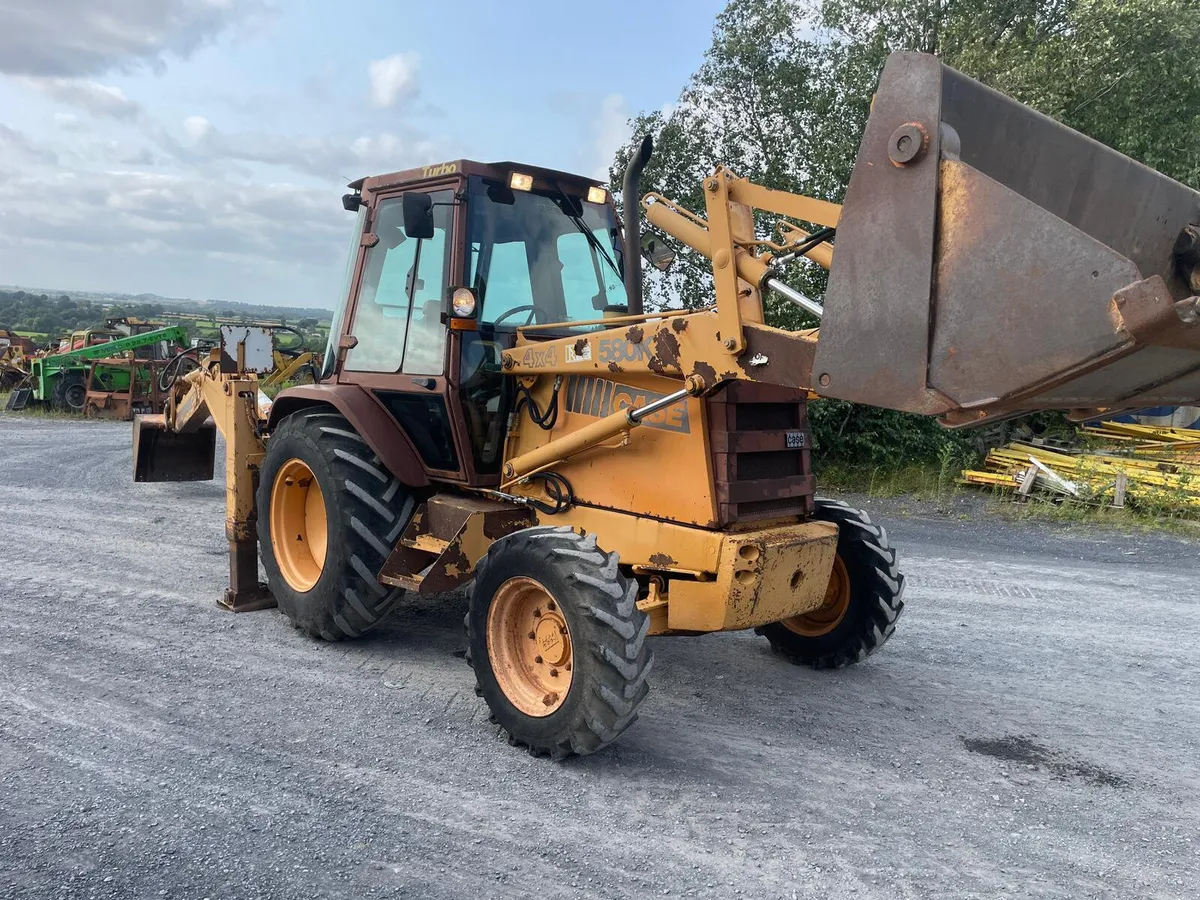 Case 580K 4WD Digger Loader - Image 3