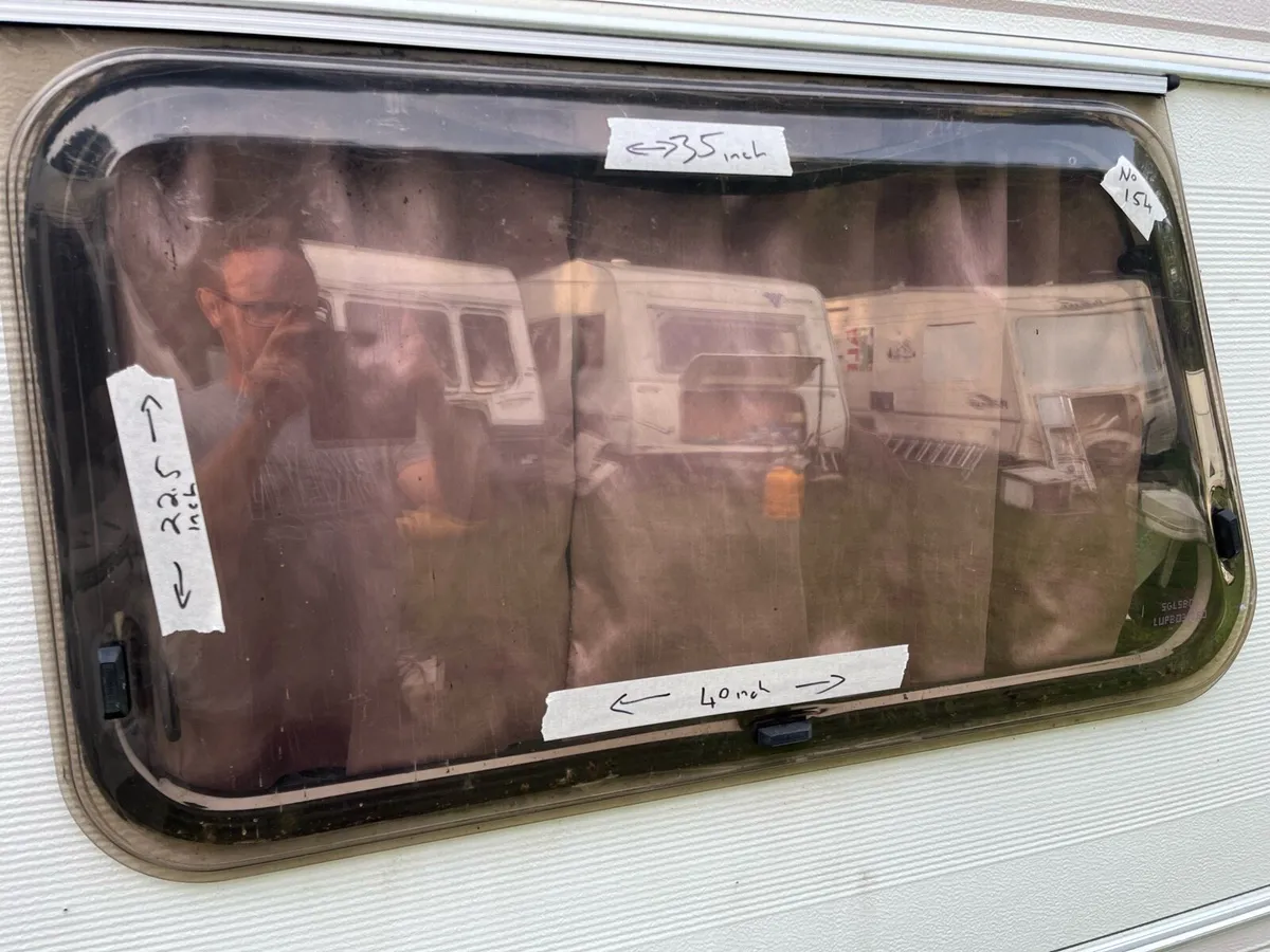 Caravan parts & windows - Image 4