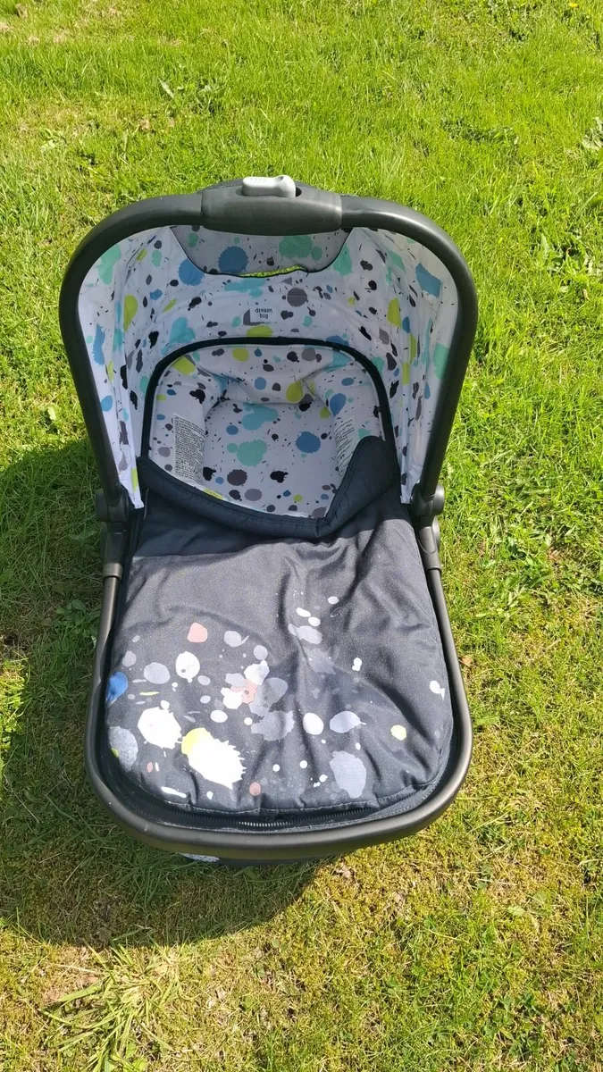 Cosatto travel system with isofix base - Image 4