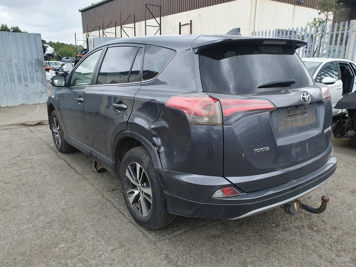 17 TOYOTA RAV4  2.0 D (N47) FOR BREAKING - Image 4