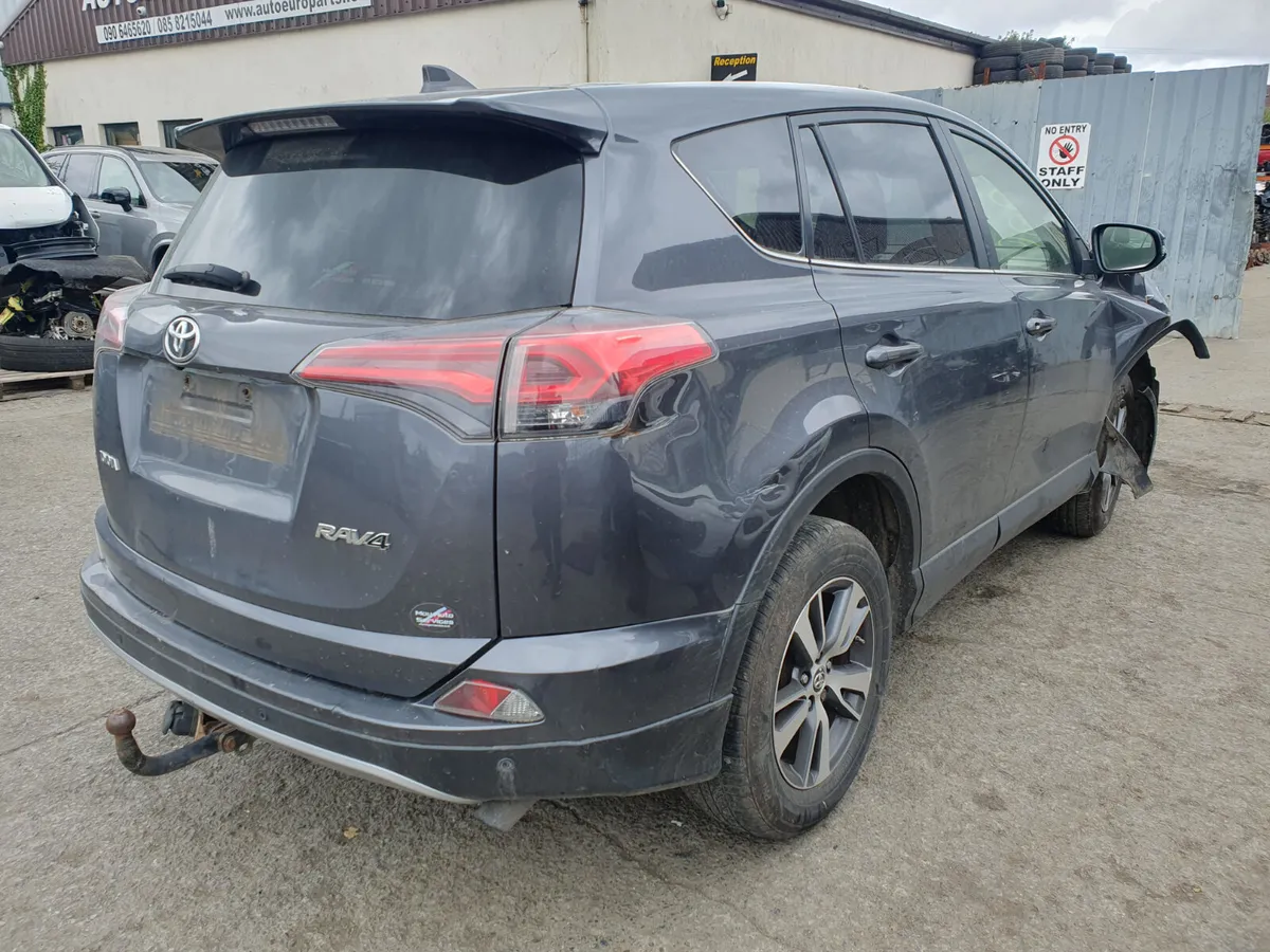 17 TOYOTA RAV4  2.0 D (N47) FOR BREAKING - Image 3