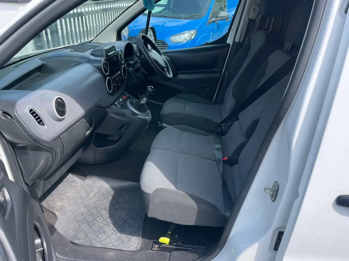 2018 Peugeot partner 3 seater - Image 4