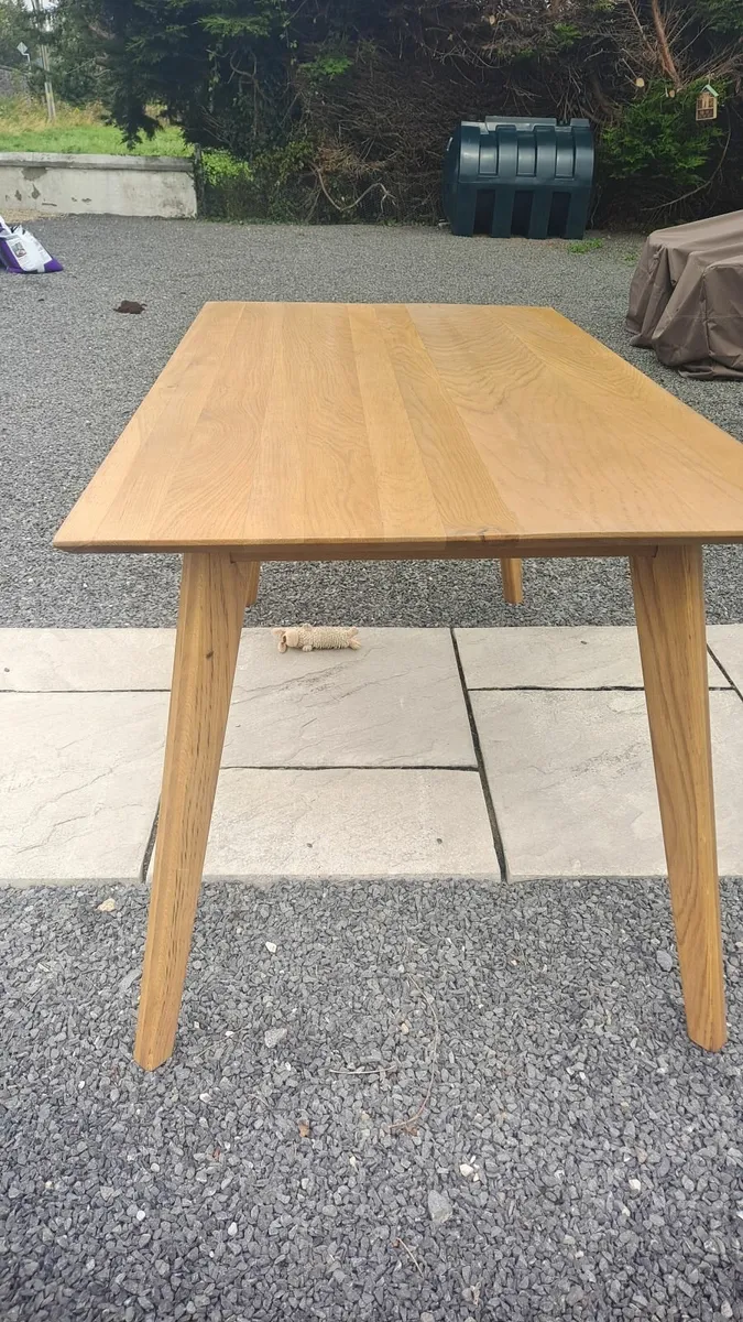 Dining room table. - Image 2