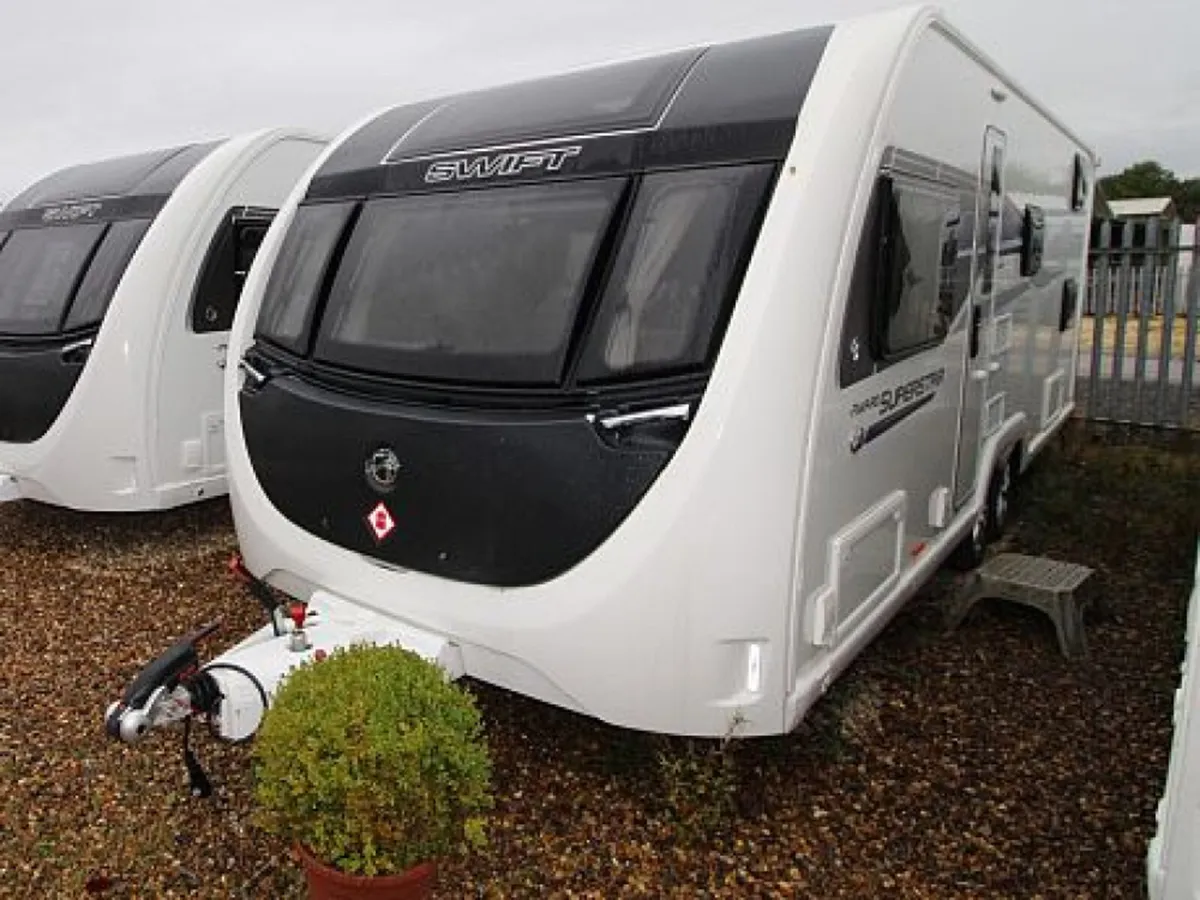 NEW SWIFT ACE AWARD SUPERSTAR 6/7BERTH 8FT B/BEDS - Image 2