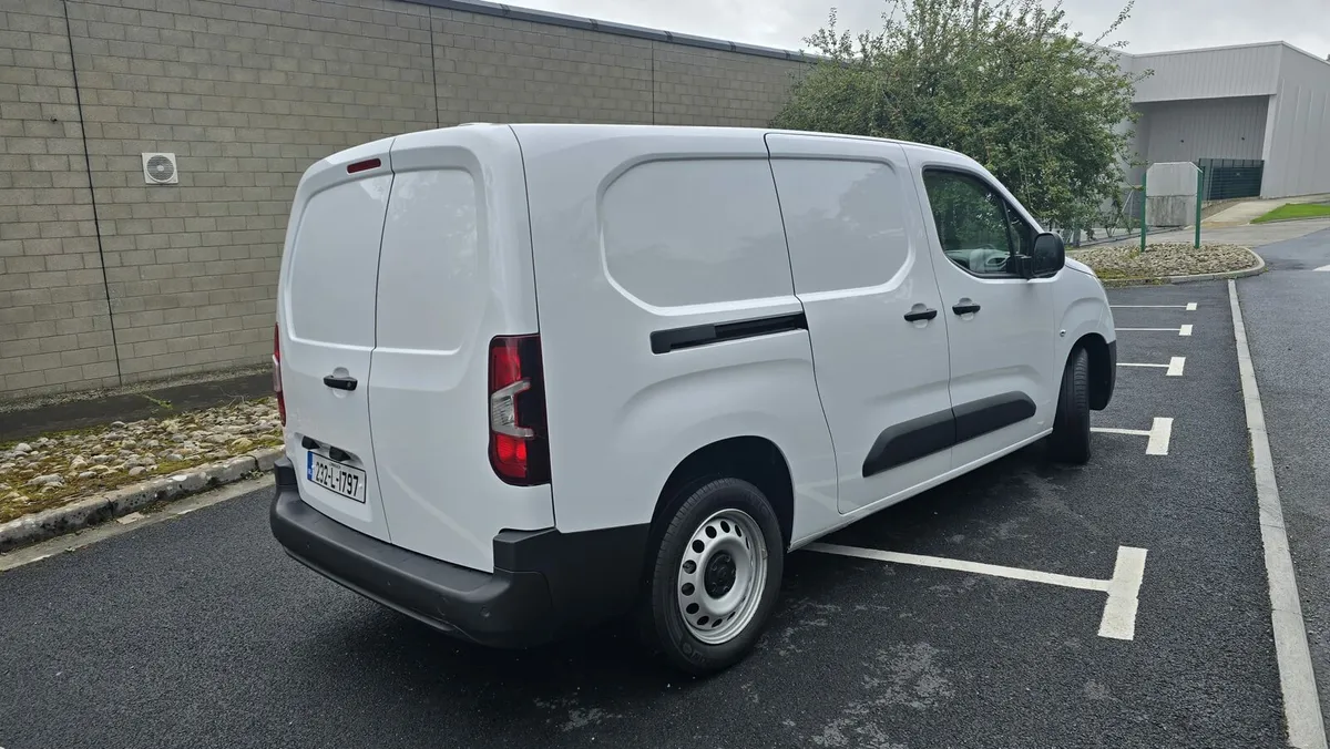 Opel Vauxhall Combo LWB 1.5 - Image 2