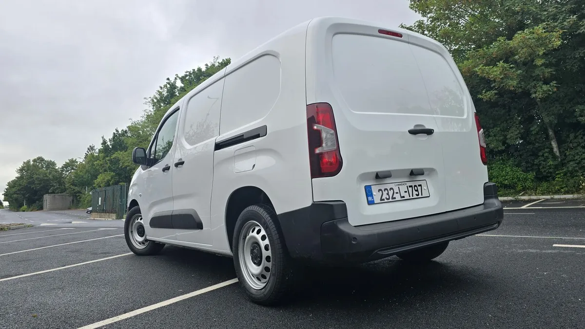 Opel Vauxhall Combo LWB 1.5 - Image 3