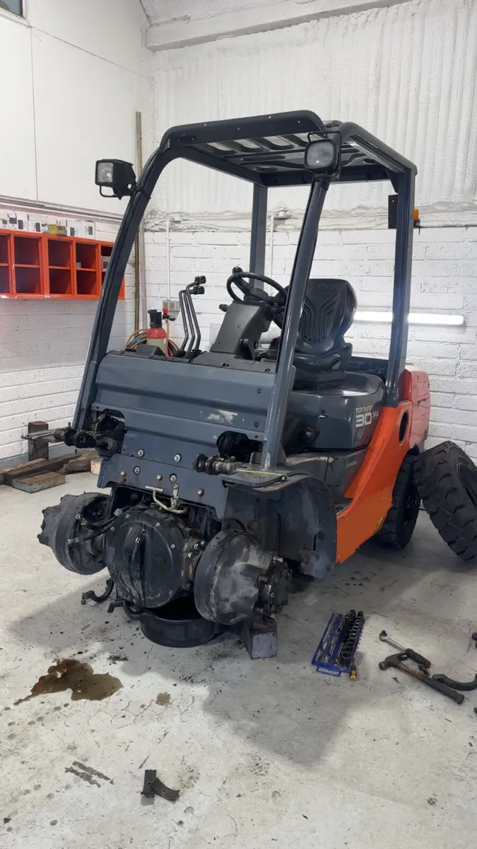 Forklift Repair / Maintenance - Image 1