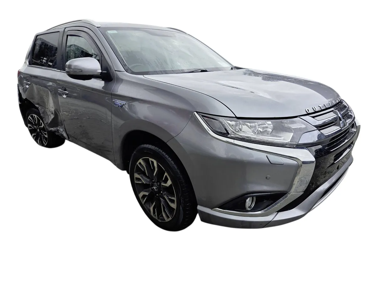 2018 MITSUBISHI OUTLANDER HYBRID For Breaking/Dism - Image 1