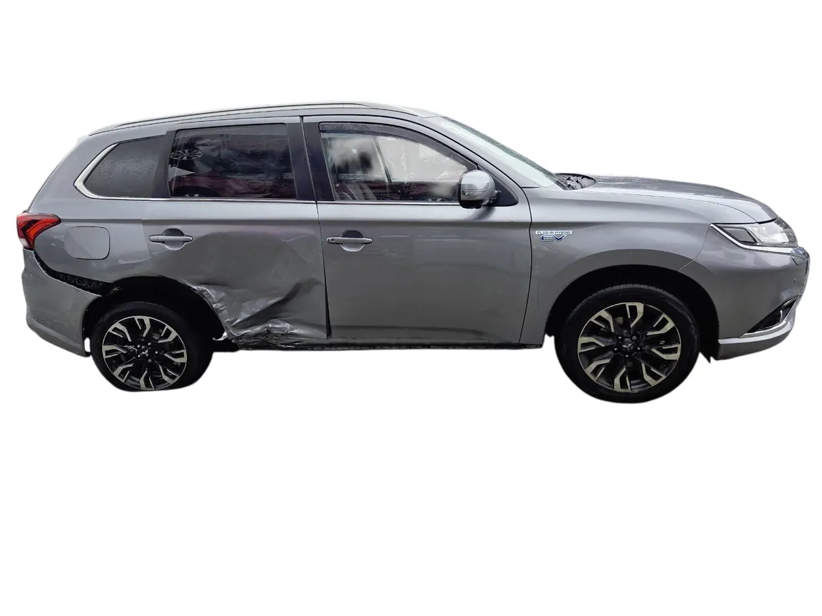2018 MITSUBISHI OUTLANDER HYBRID For Breaking/Dism - Image 2