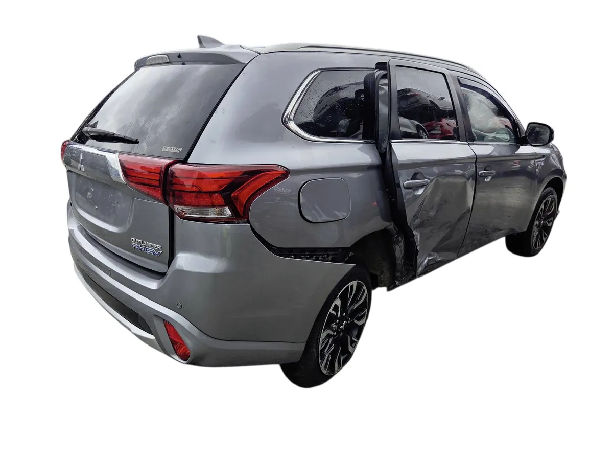 2018 MITSUBISHI OUTLANDER HYBRID For Breaking/Dism - Image 3