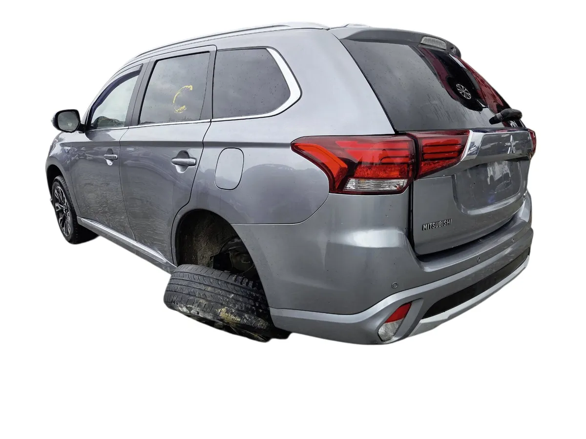2018 MITSUBISHI OUTLANDER HYBRID For Breaking/Dism - Image 4