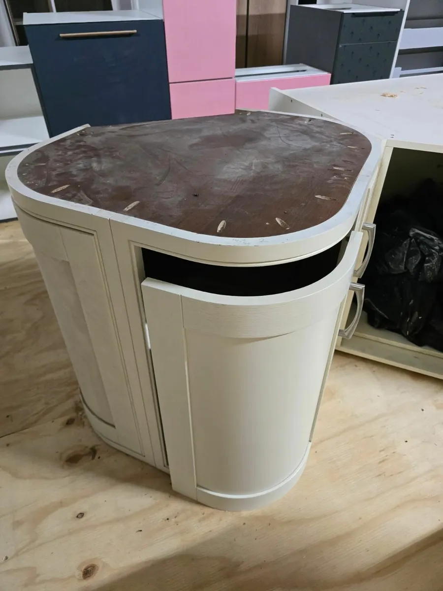 Curved Inframe Shaker Door Pod (Vanity?) - Image 1