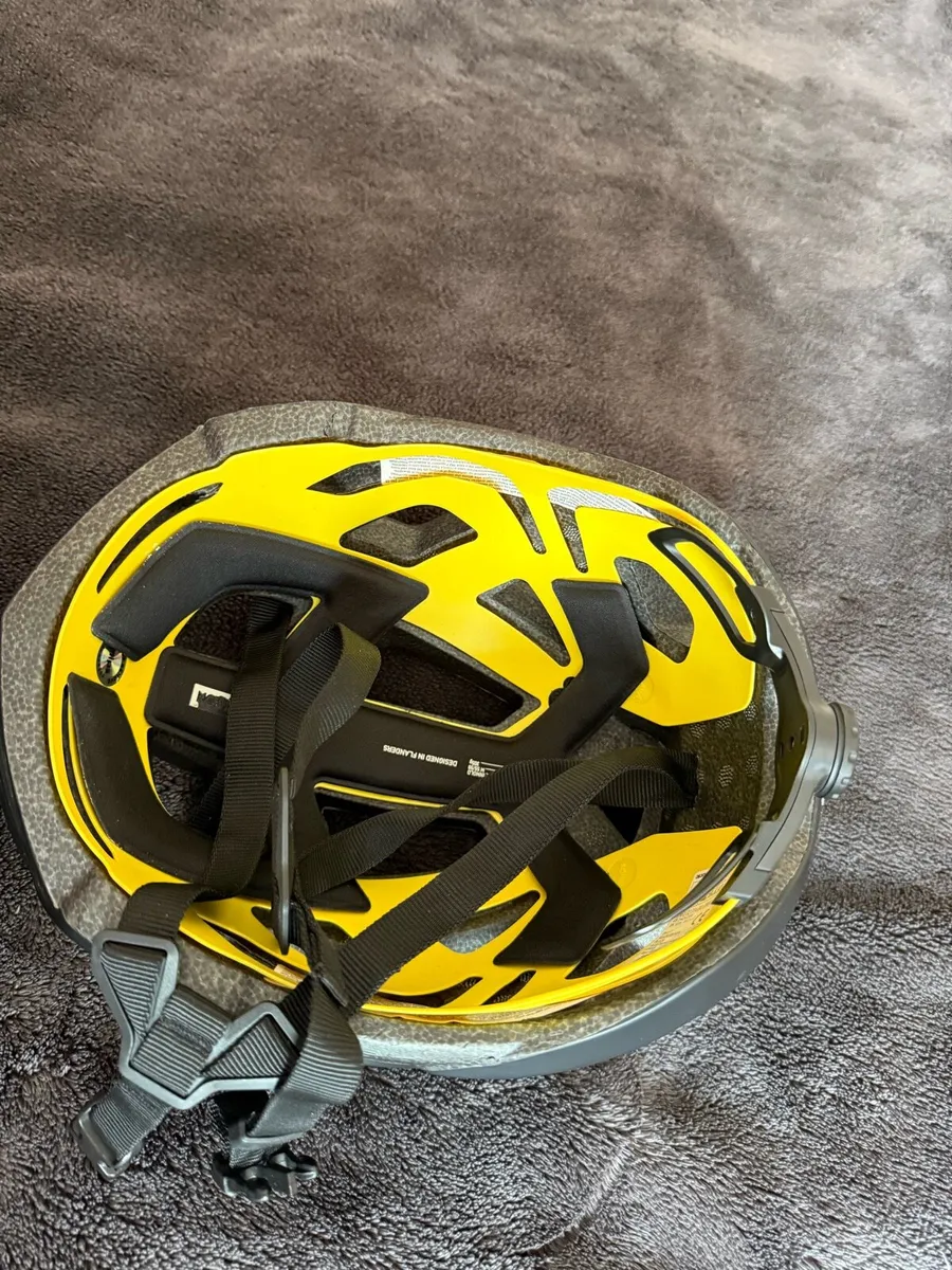 Cycling helmet and bike  accessories - Image 2