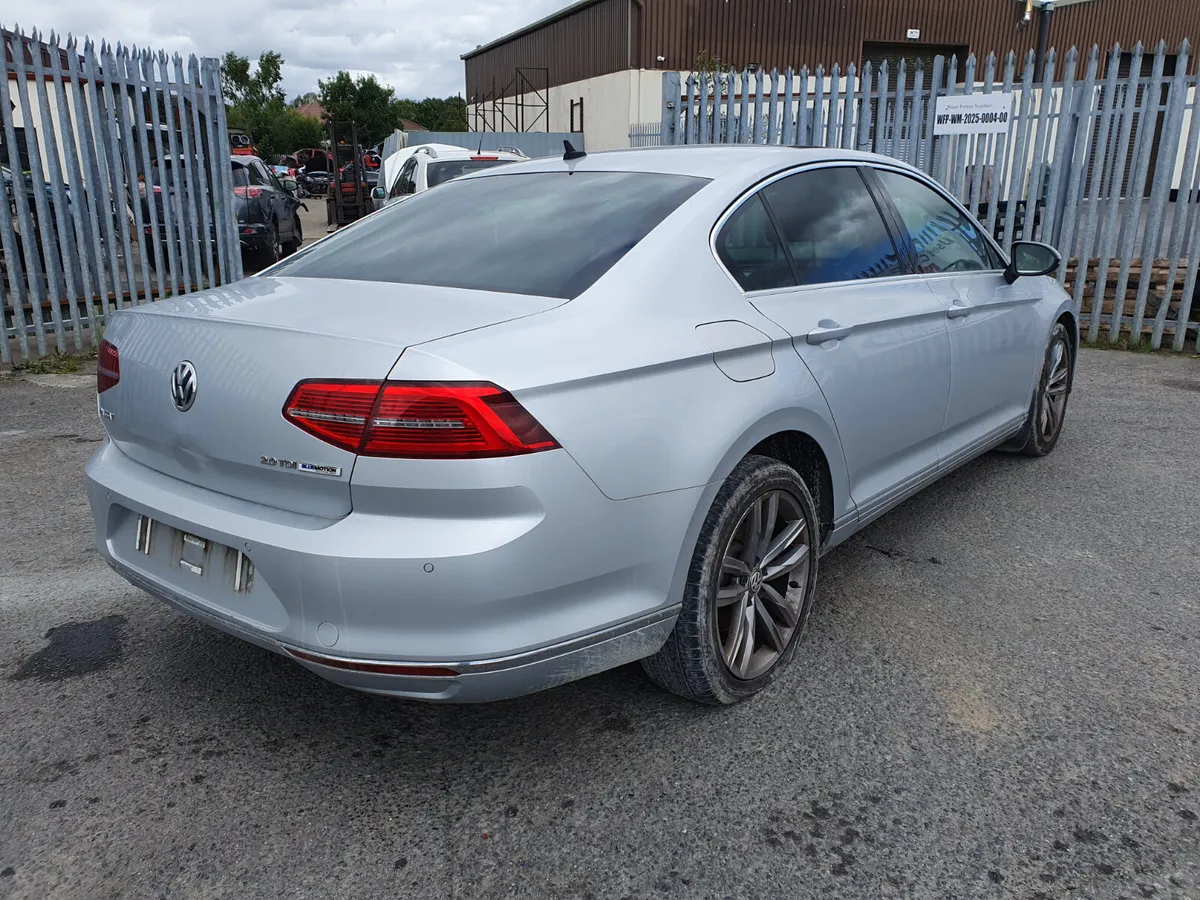 17 VW PASSAT  GT 2.0 TDI (CRLB) FOR BREAKING - Image 4