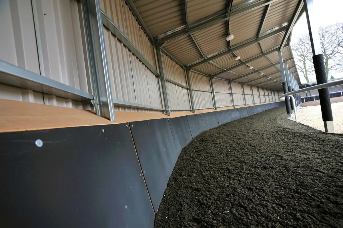 STOCK BOARD AT FRS FENCING TINAHELY - Image 1