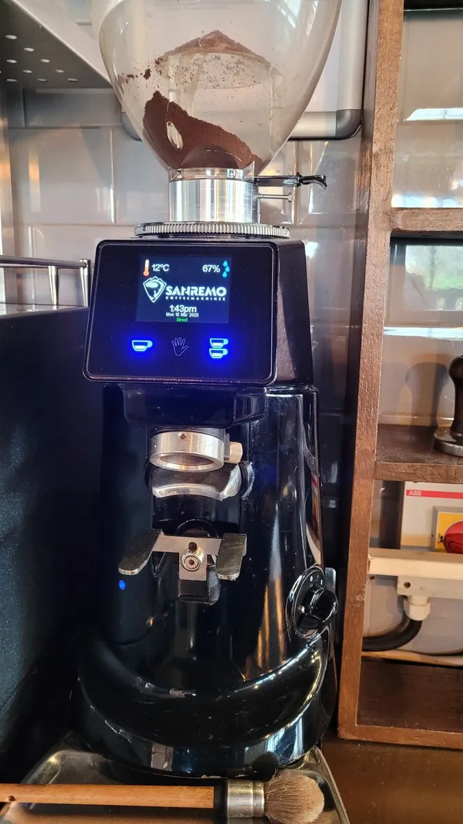 Traditional Coffee Machine - Image 2