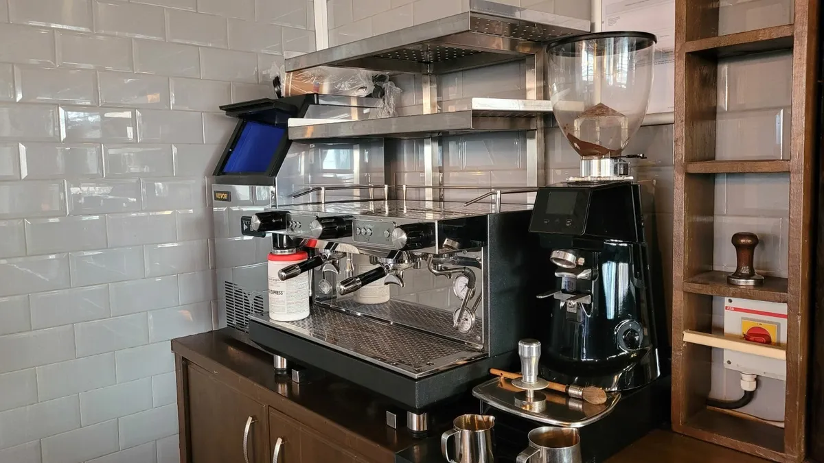 Traditional Coffee Machine - Image 4