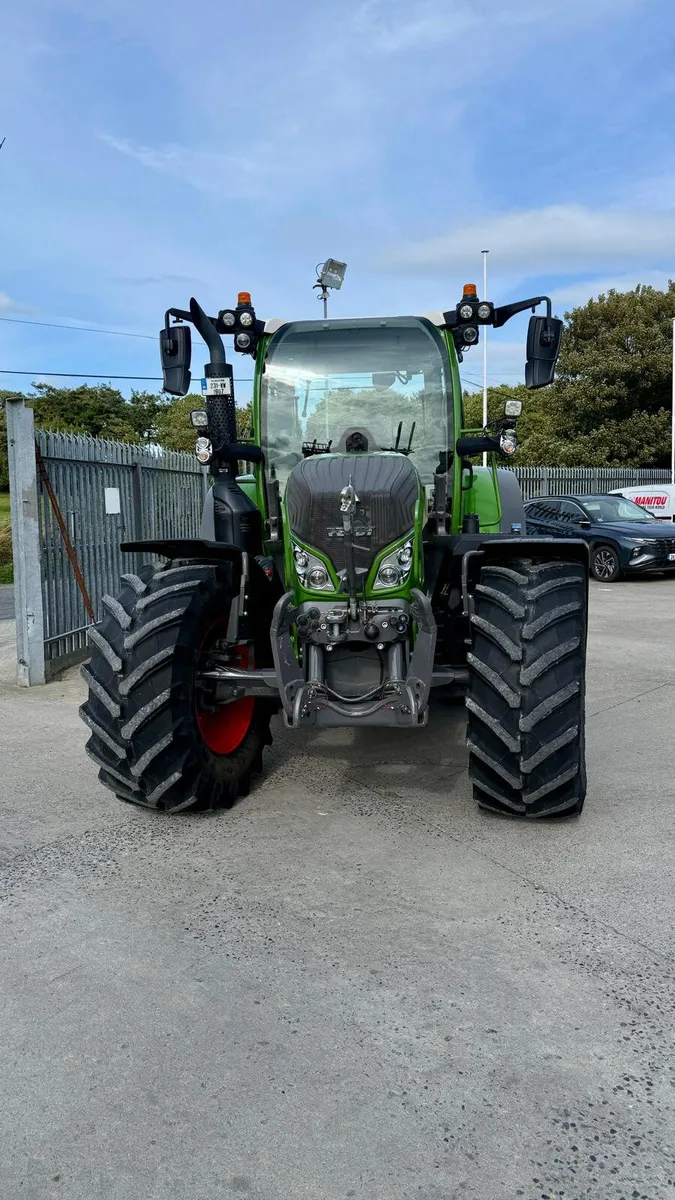 2023 Fendt 516 c/w 5x85 Loader - €127,500 + VAT - Image 3