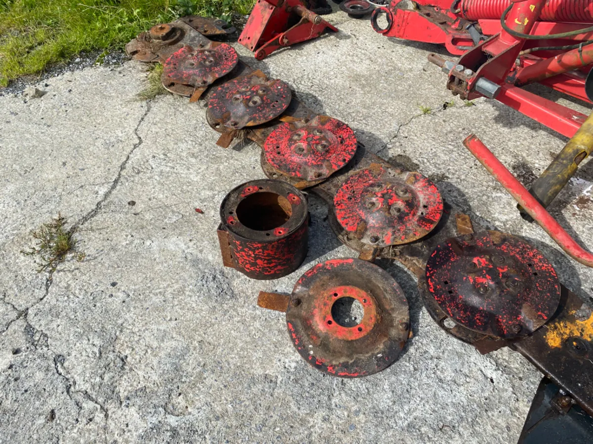 Breaking Keverland 2624 mower - Image 4