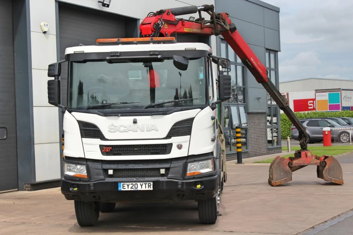 2020 SCANIA P410 XT 8X4 TIPPER GRAB, - Image 2