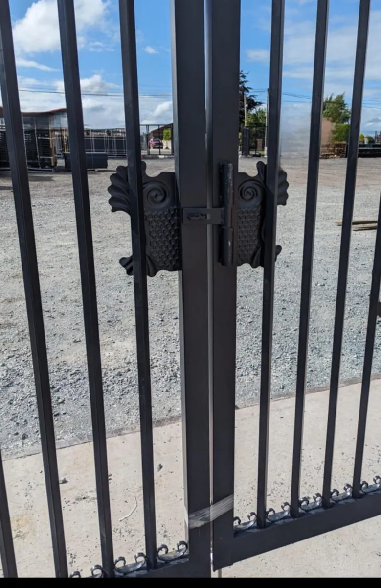 Entrance gates horse design - Image 4