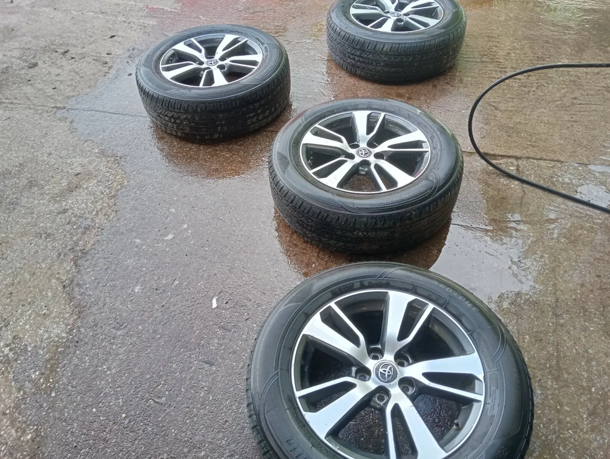 2017 Toyota RAV4 alloys - Image 1