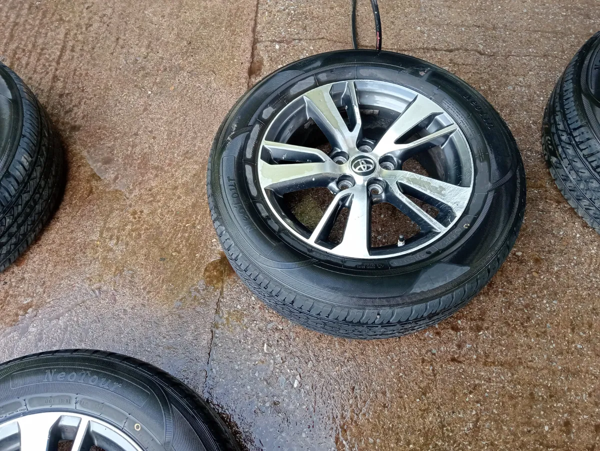 2017 Toyota RAV4 alloys - Image 3