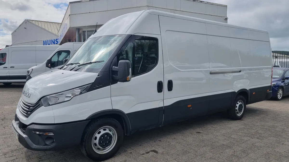 242 IVECO DAILY 35S14 XLWB VAN AS NEW 5K MILES - Image 1