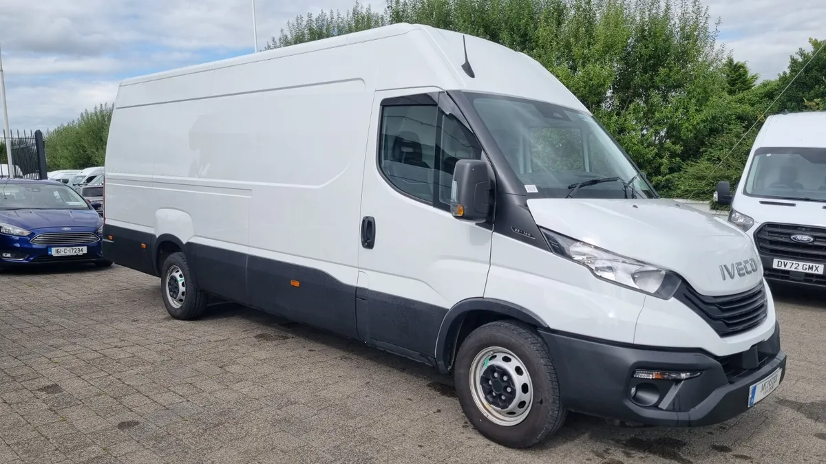 242 IVECO DAILY 35S14 XLWB VAN AS NEW 5K MILES - Image 2