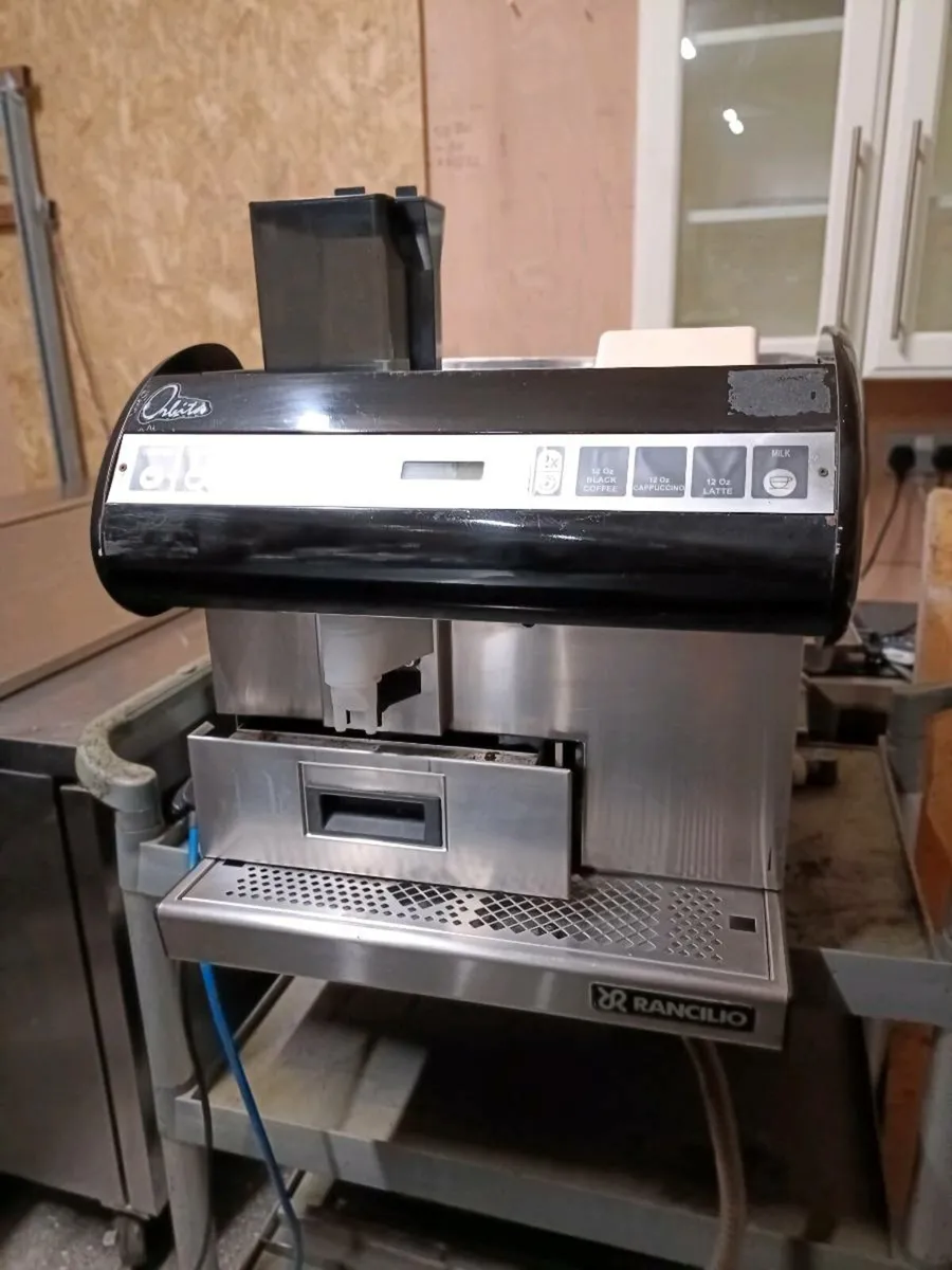 Bean to cup coffee machine & flour bin - Image 1