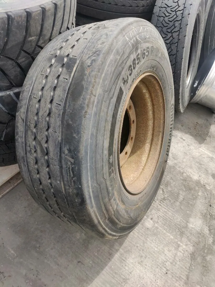 6 x 385/65/22.5 REGROVED TYRES