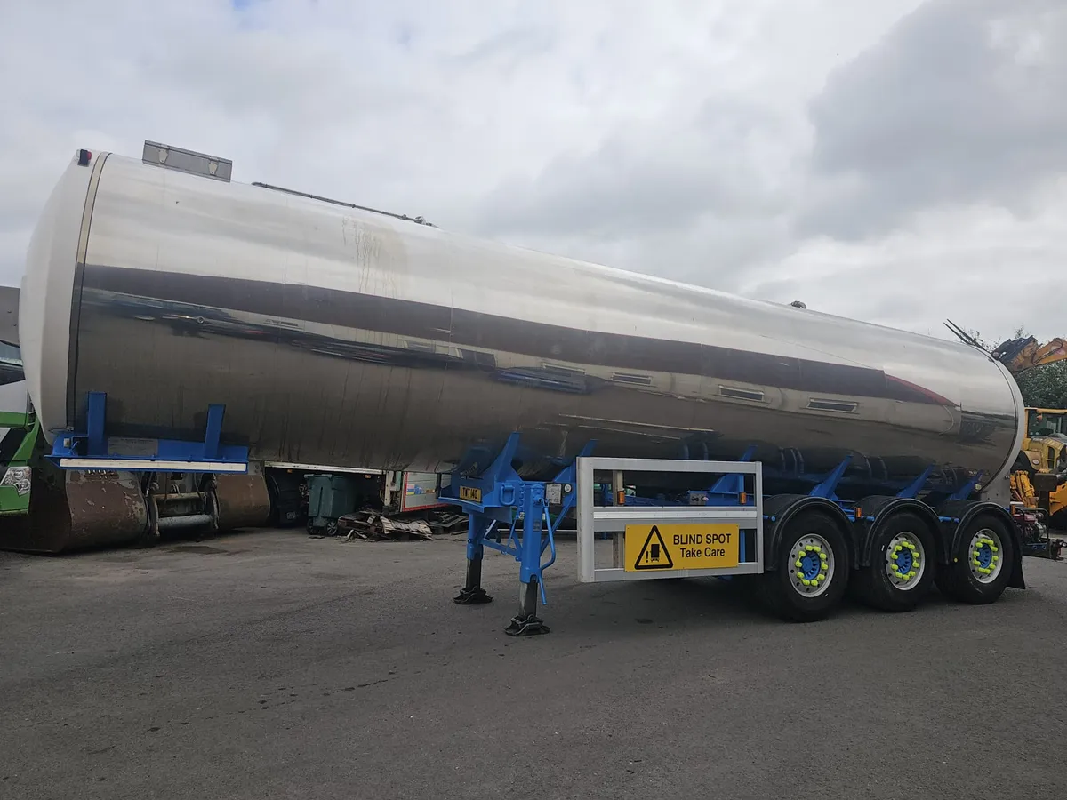 Stainless steel tanker - Image 1