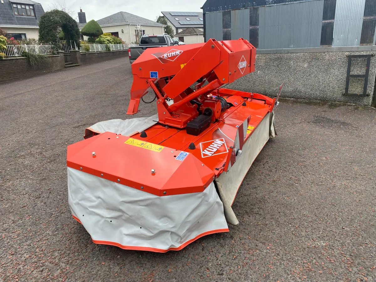 Kuhn FC313DF-FF Front Mower Conditioner - Image 3