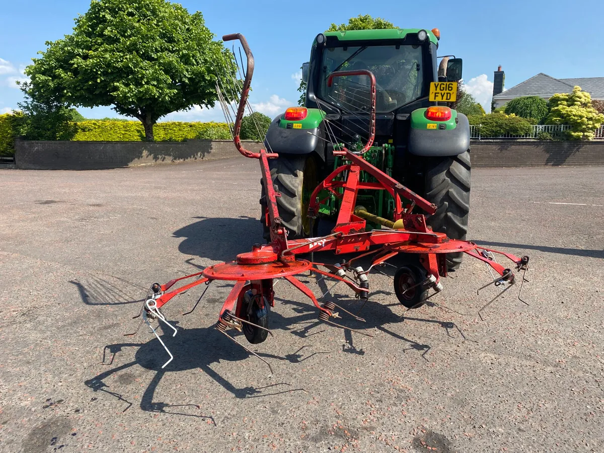 Lely 300 Tedder & Rake - Image 3