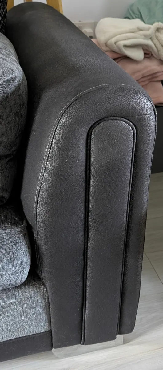 4 & 2 Seater black/grey fabric sofas - Image 3