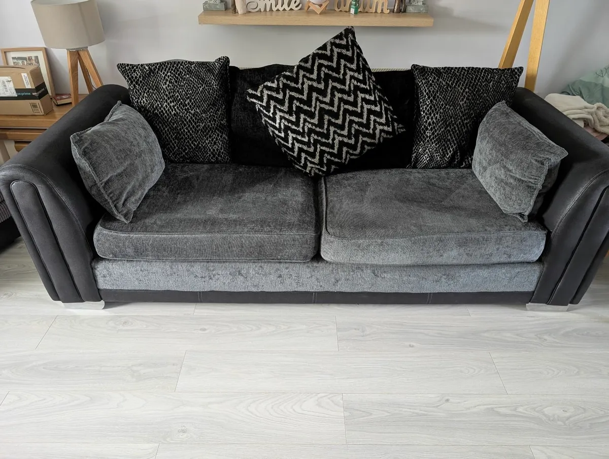 4 & 2 Seater black/grey fabric sofas - Image 1
