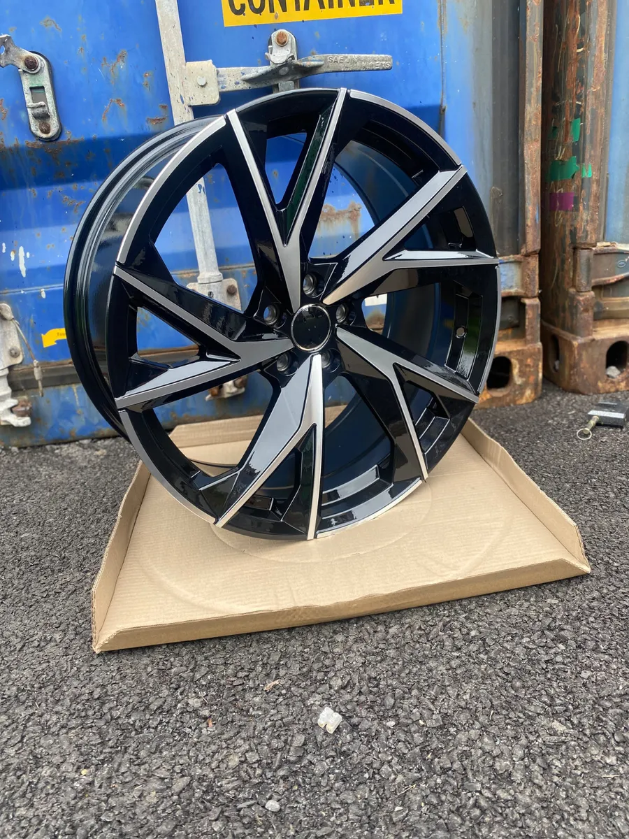 20inch Audi R8 style alloy wheels
