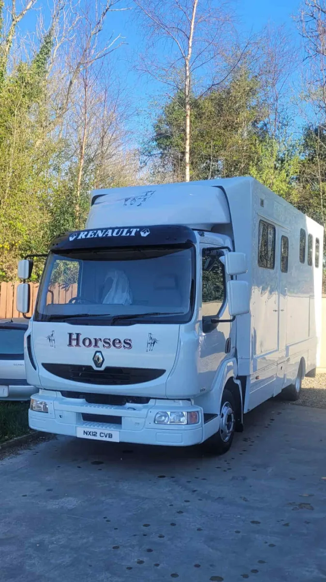 Renault Midlum Horse Lorry - Image 1