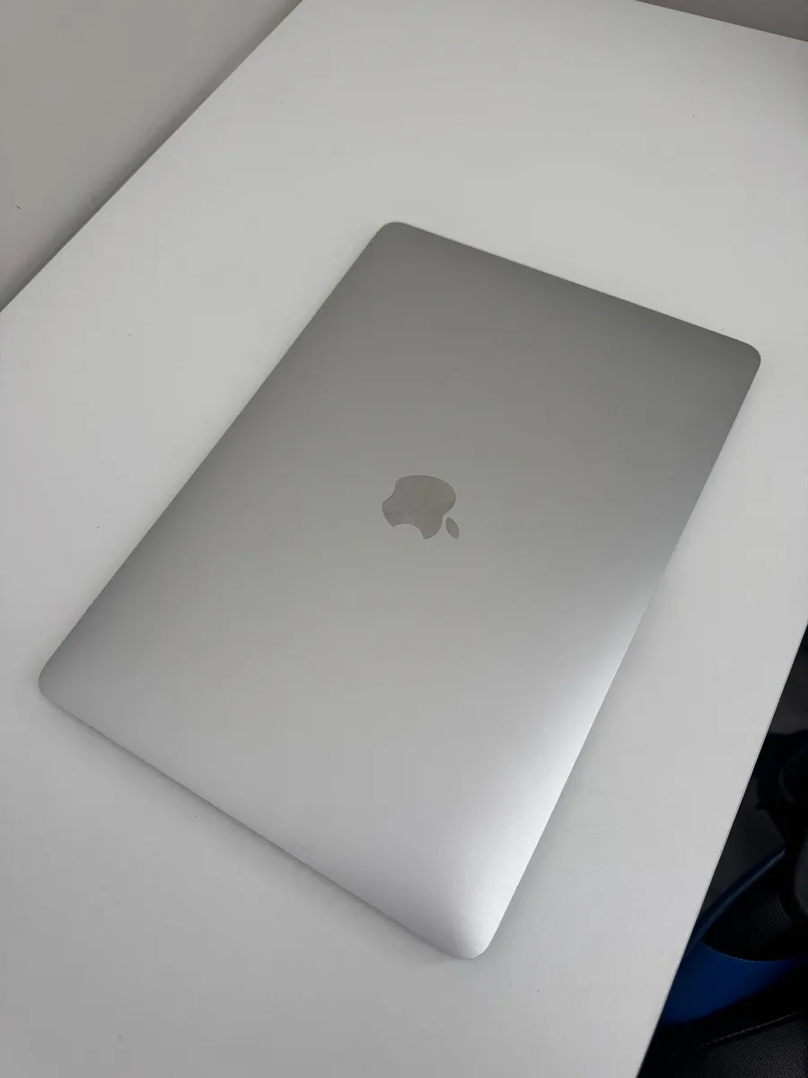 MacBook Pro 2020 - Image 1