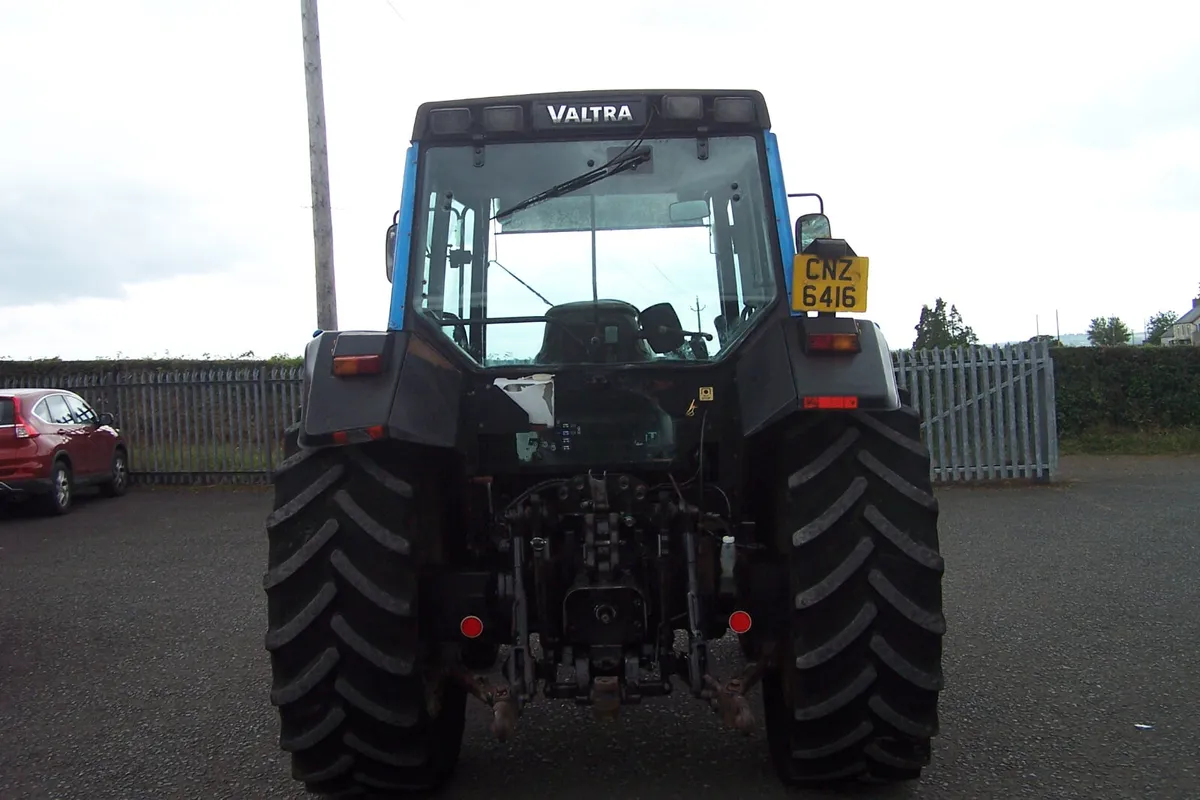 2002 Valtra 6400 - Image 4