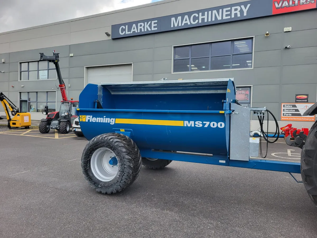 Fleming MS700 Side Discharge Muckspreader - Image 1