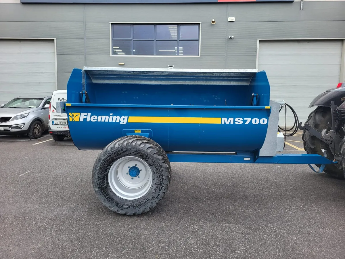 Fleming MS700 Side Discharge Muckspreader - Image 2