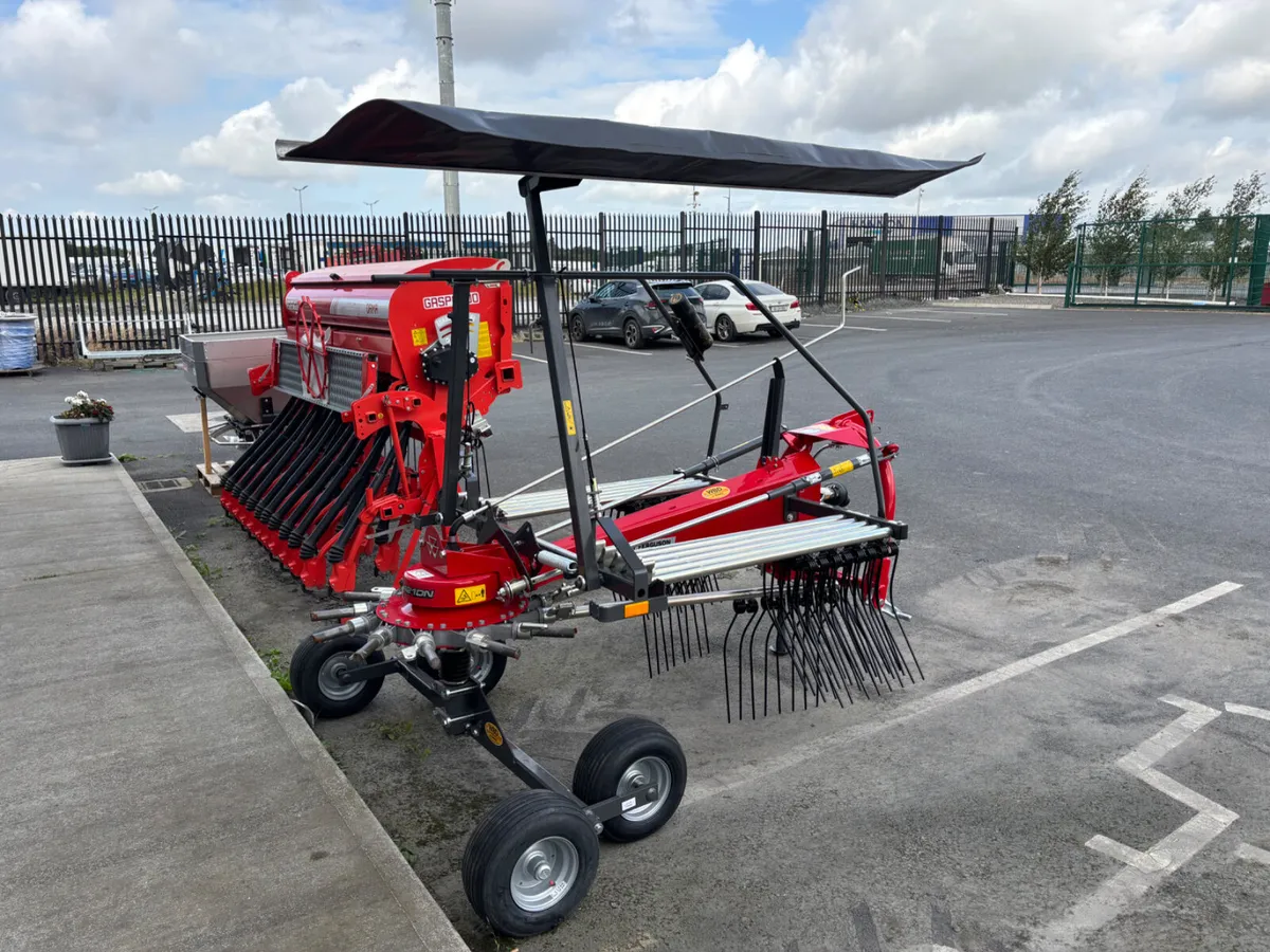 New Massey Ferguson single rotor rake - Image 4