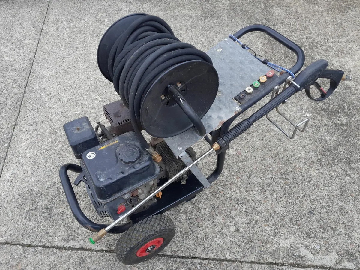Power washer - Image 1