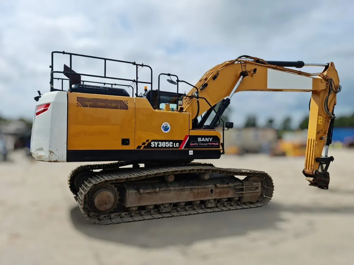 2021 SANY SY305C LC Excavator - Image 2