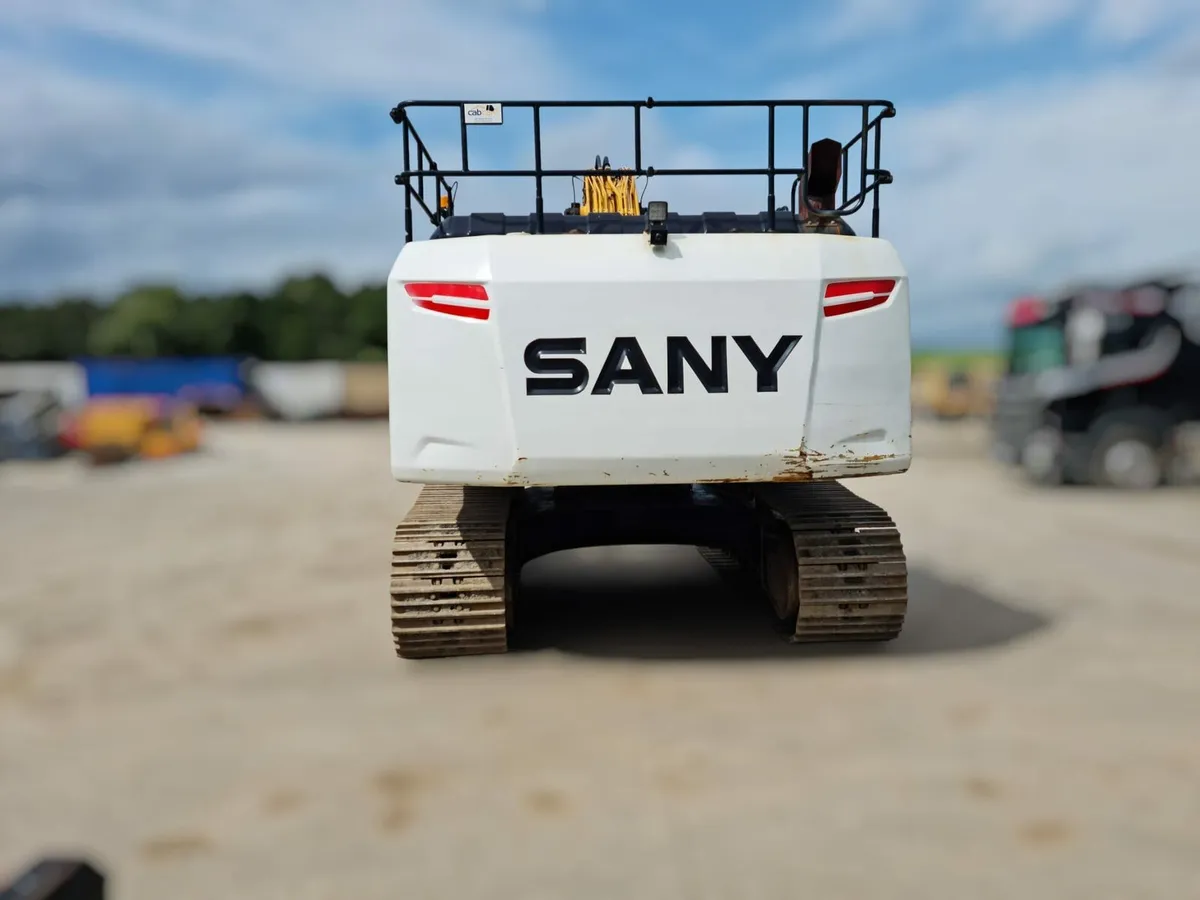 2021 SANY SY305C LC Excavator - Image 4