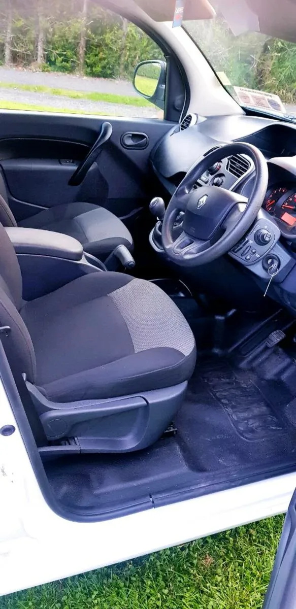 Renault kangoo fridge van,  1.5dci,  tested, clean - Image 4