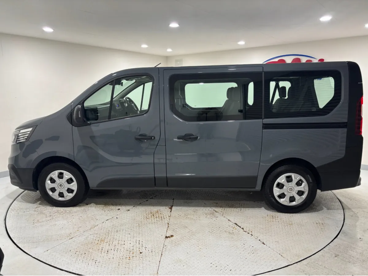 Renault Trafic 2.0DCI 150BHP SL28 BUSINESS 9 SEATE - Image 4