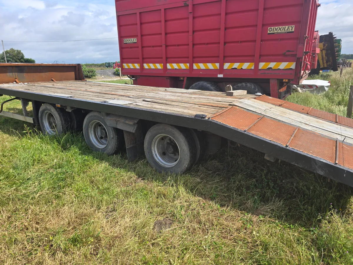 Low loader - Image 2
