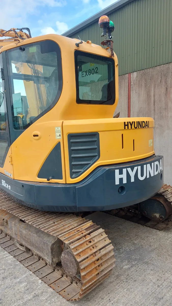 8 ton digger - Image 4